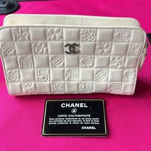 Authentic Chanel  In a beautiful color and very good condition